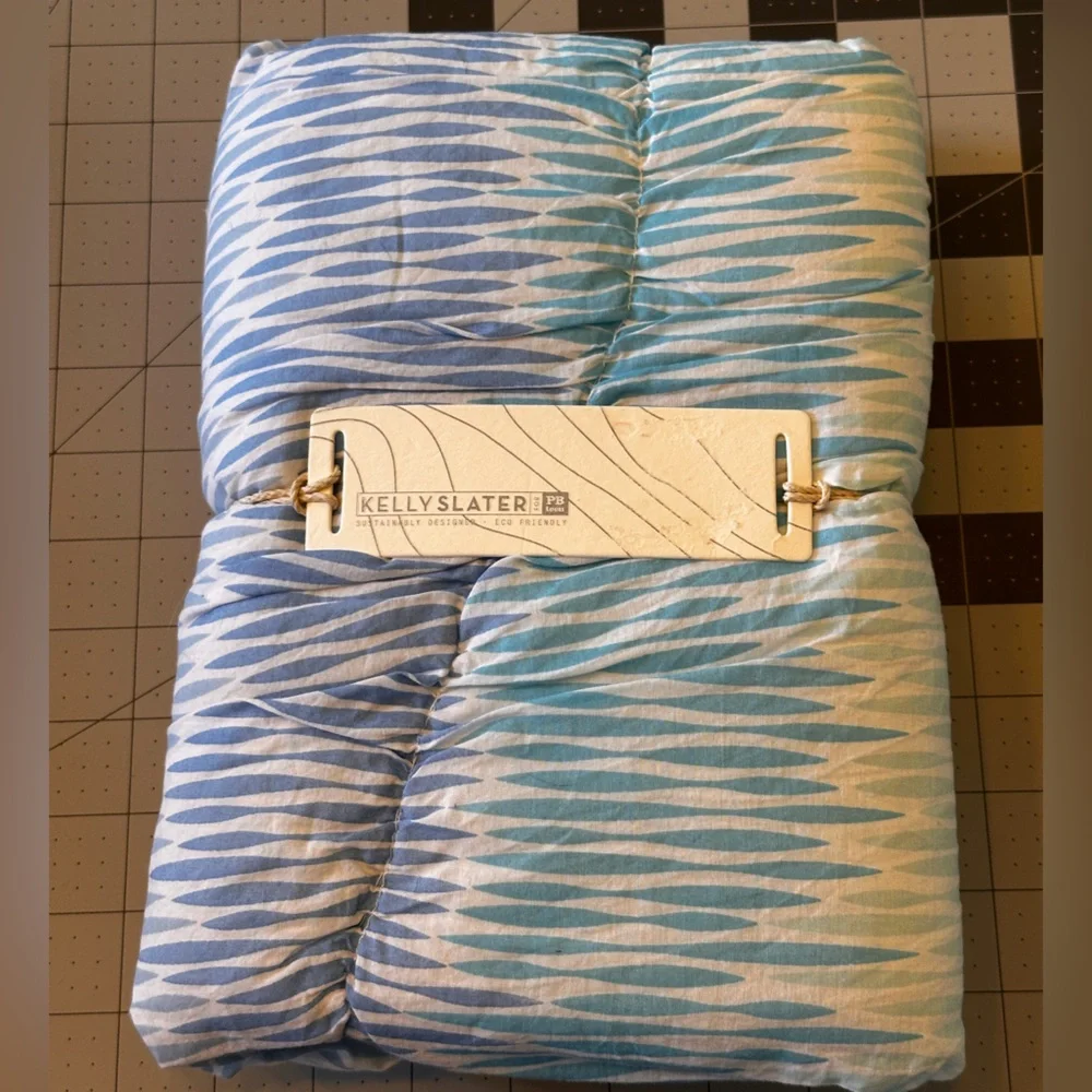 Pottery Barn colab‎ w Kelly Slater NWT teen  Blue & white organic pillow sham
